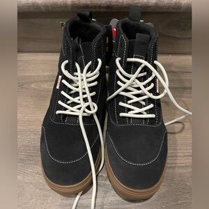 Vans Primaloft Boots Size 8
